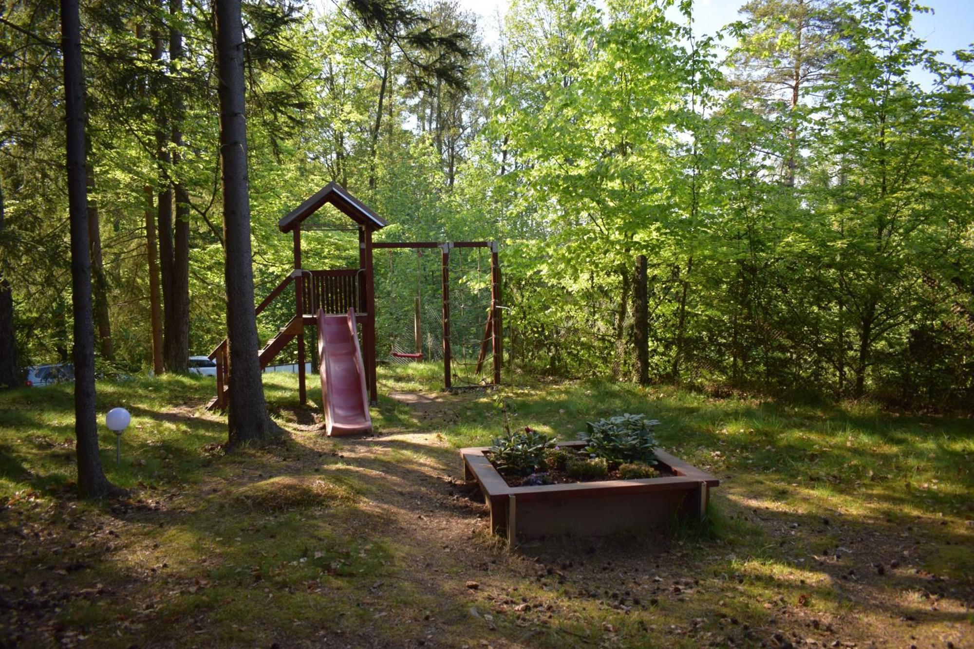 Treehouse U Rybnika Hotel Osecna Exterior foto