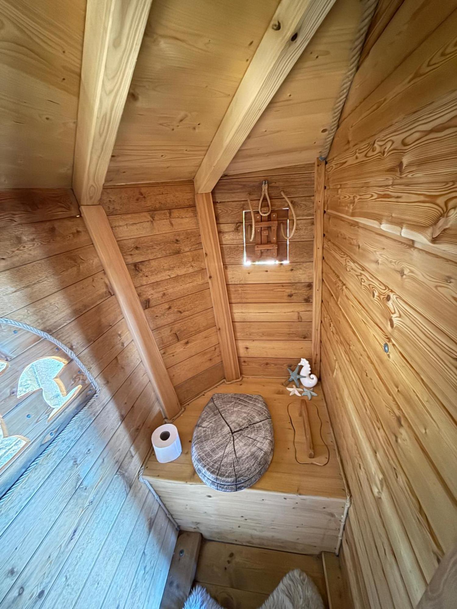 Treehouse U Rybnika Hotel Osecna Exterior foto
